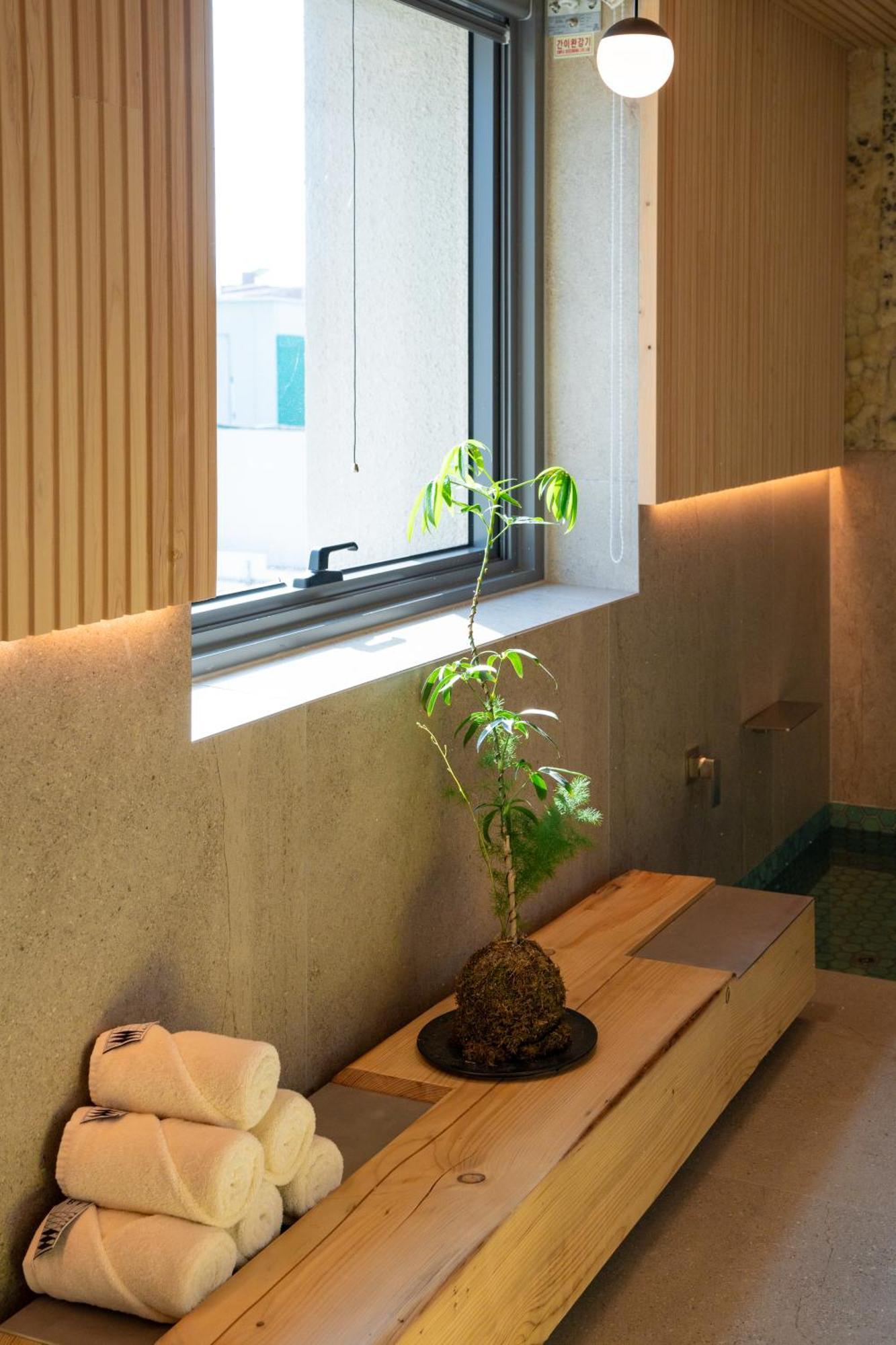 Pbr7 Hotel Unusual Stay Γκιονγκγού Εξωτερικό φωτογραφία